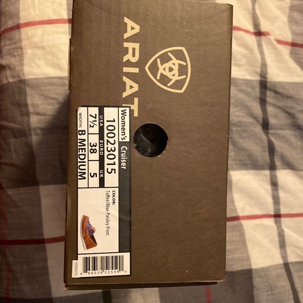Ariat Cruisers